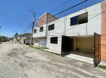 Casa · 160m² · 3 Recámaras · 1 Estacionamiento · Casa en Venta (Ejidal) en San Lorenzo Cuauhtenco a 10 Min de Plaza Mia de Zinacantepec