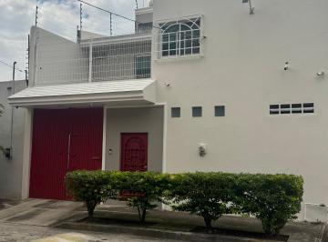 Casa de 4 habitaciones, Zapopan · Amplia en Venta en Zapopan | 4 Recámaras | Cochera 4 Autos |