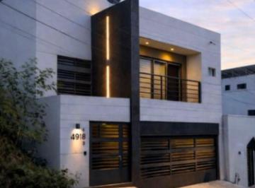 Casa de 3 habitaciones, Monterrey · Casa en Venta, Recién Remodelada, 3 Niveles, Col. Prados de La Sierra