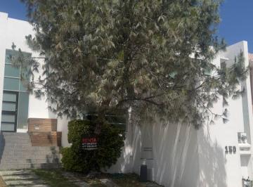 Casa de 3 habitaciones, León · Casa en Renta en Fraccionamiento Privadolomas del Refugio, Zona Norte de Leon