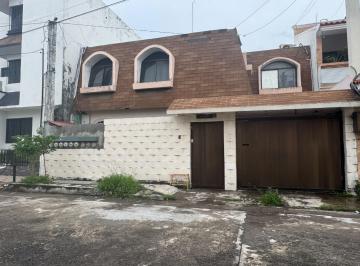 Casa · 280m² · 9 Recámaras · 4 Estacionamientos · Casa en Venta Jardines de Mocambo Boca del Rio Veracruz