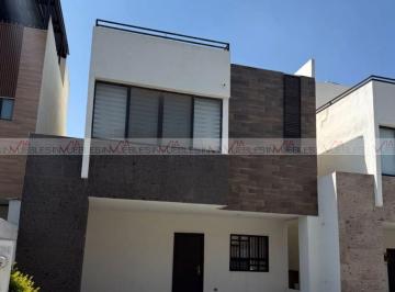 Casa · 213m² · 3 Recámaras · 2 Estacionamientos · Casa en Renta en Apodaca