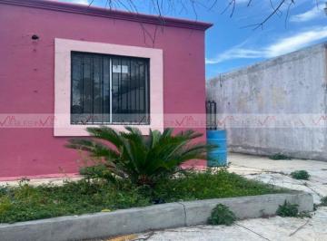 Casa · 46m² · 2 Recámaras · 1 Estacionamiento · Casa en Venta en Naranjos