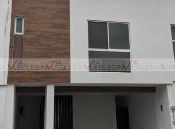 Casa · 204m² · 3 Recámaras · 2 Estacionamientos · Casa en Venta en García
