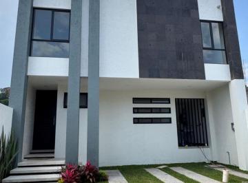 Casa de 4 habitaciones, Cuernavaca · Residencia Nueva con Alberca Zona Norte de Cuernavaca