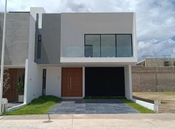 Casa en condominio · 215m² · 3 Recámaras · 2 Estacionamientos · Casa Para Estrenar en Renta Dentro de Coto Altanza en Solares