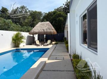 Casa · 168m² · 3 Recámaras · 2 Estacionamientos · Casa en Renta en Alamos II Cancun