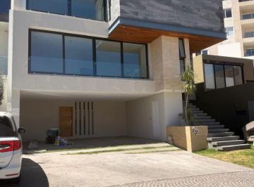 Casa de 3 habitaciones, San Luis Potosí · Casa con Alberca en Venta en Privada Sierra Azul, San Luis Potosí