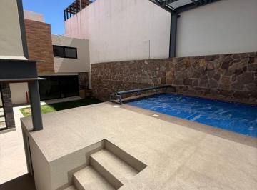 Casa de 3 habitaciones, San Luis Potosí · Casa con Alberca en Venta en Privada Sierra Azul, San Luis Potosí