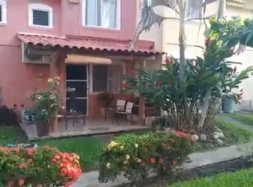 Casa en condominio de 4 habitaciones, Zihuatanejo de Azueta · Casa en Venta Frecc. Morocoy, Ixtapa, Zihuatanejo