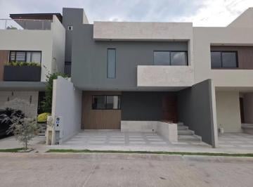 Casa · 277m² · 4 Recámaras · 2 Estacionamientos · Casa en Venta