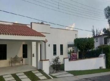 Casa de 3 habitaciones, Atlatlahucan · Casa en Venta en Framboyán, Morelos.