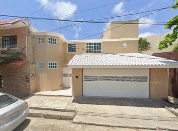 Casa de 3 habitaciones, Boca del Río · ¡Vive a Minutos del Mar! Exclusiva Residencia en Saturno 10, Jardines de Mocambo