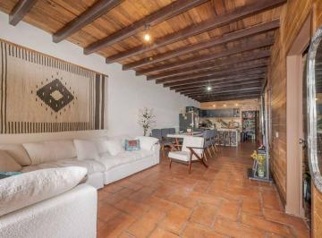 715acd003fa3346d1cecf00ae960233420e552f2c19eb43880624ab02ef9ea52 · Casa Estilo Cabaña en San Miguel de Allende con 7 Recámaras y Terraza
