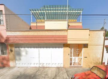 Casa de 3 habitaciones, Azcapotzalco · Venta de Casa en Petrolera, Azcapotzalco.