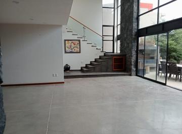 Oficina · 450m² · 3 Estacionamientos · Oficina en Renta en Metepec