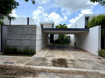 Casa en condominio de 3 habitaciones, Mérida · Casa en Venta en Privada en Cholul con Recámara en Planta Baja