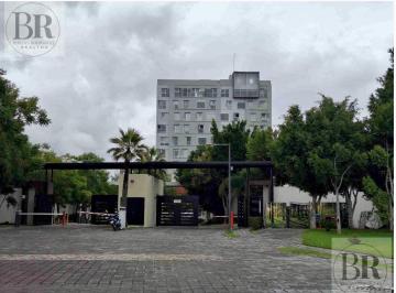 Casa · 275m² · 3 Recámaras · 2 Estacionamientos · Casa en Fraccionamiento Bosques de Zavaleta