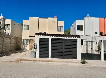 b77e2b9a09b0a4440f14fe38f4b29bb22c1075b8e6f8d76d744e171fbe744df8 · Casa Rosa del Real (Sin Amueblar)