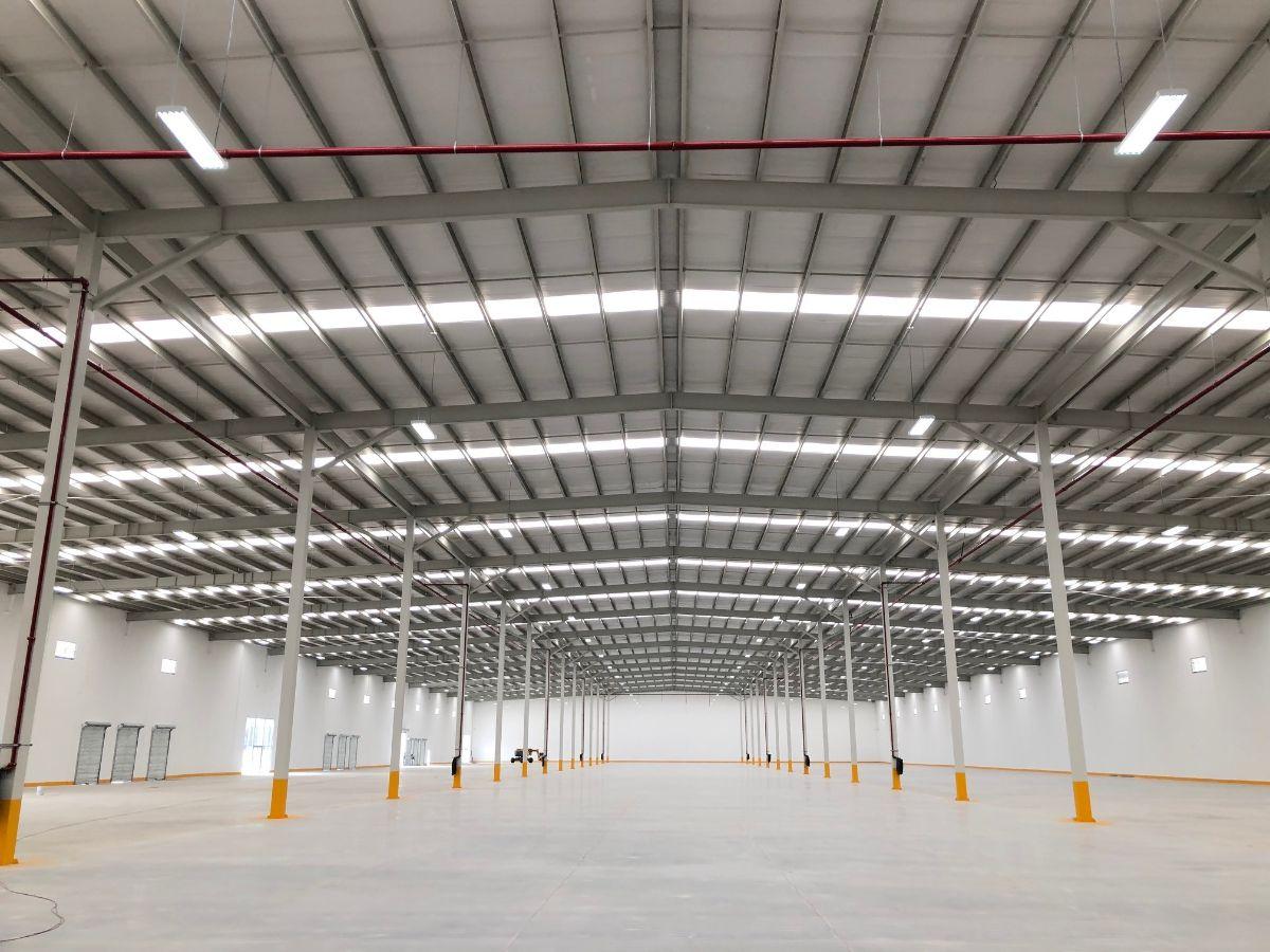 Nave de 13,900 m&sup2; Dentro de Parque con Seguridad