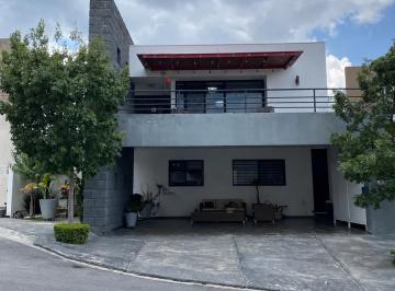 Casa · 3 Recámaras · 2 Estacionamientos · Renta Casa Amubelada en Fracc. Lagos del Vergel - Carretera Nacional en Monterrey Zona Sur
