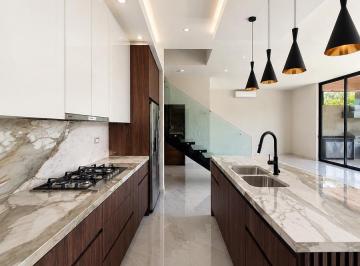 Casa · 374m² · 3 Recámaras · Casa en Venta, Carretera Nacional - Pedregal de La Montaña