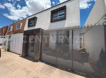 Casa · 190m² · 3 Recámaras · Casa en Renta en Col. Santa Rita, Chihuahua
