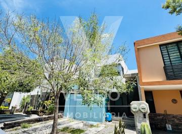 Casa · 142m² · 3 Recámaras · 2 Estacionamientos · Casa en Venta en El Fraccionamiento Moradas de Silva