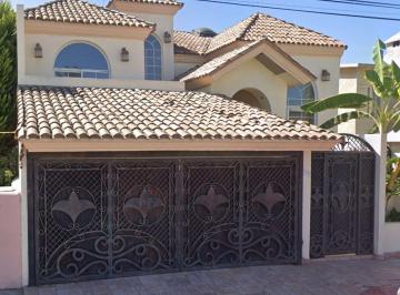 Casa de 4 habitaciones, Tijuana · Venta de Casa en Otay Universidad en Tijuana Baja California