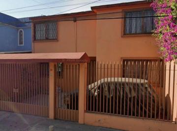 Casa de 3 habitaciones, Ecatepec de Morelos · Casa en Venta en Bosques de Ecatepec