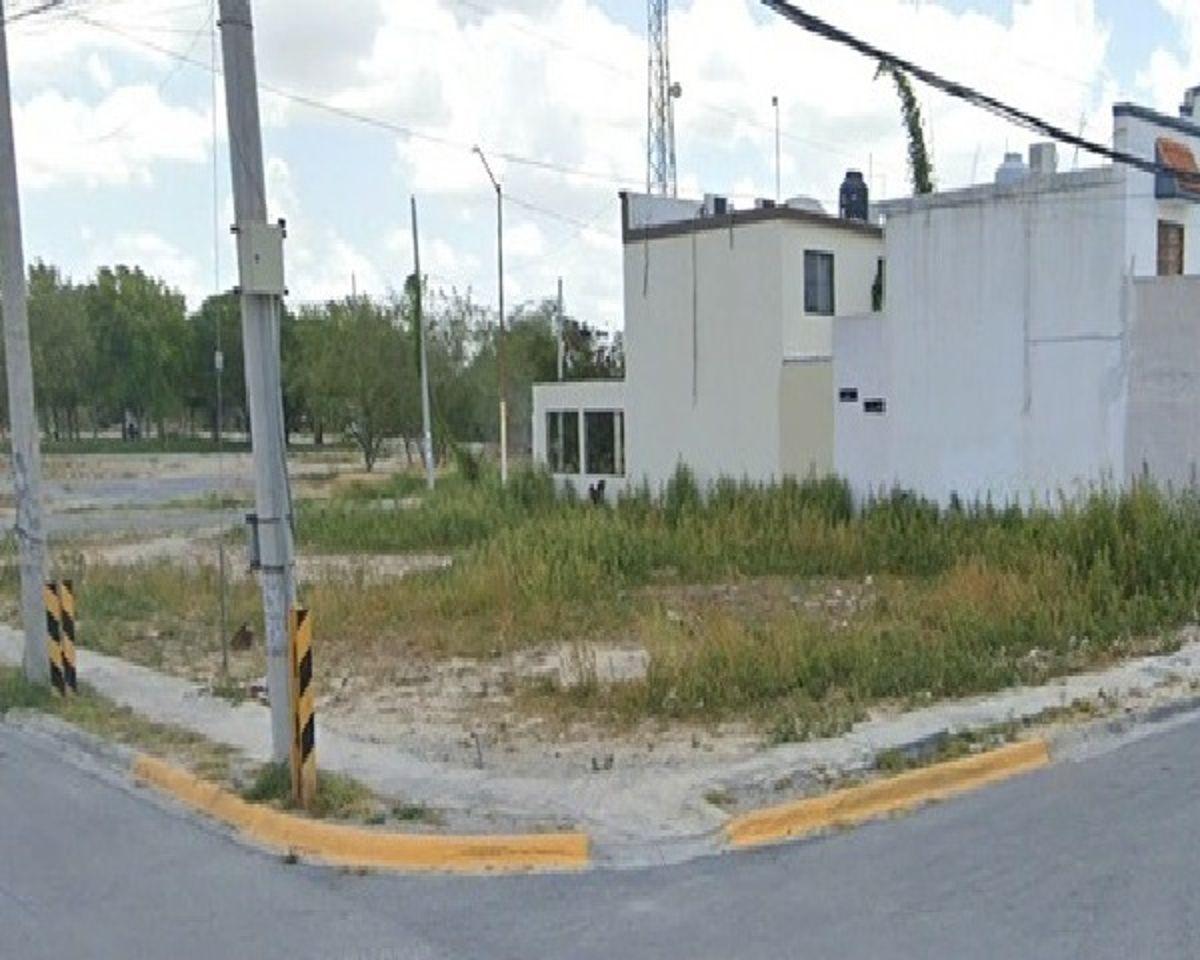 Commercial Land for Rent on Av. Las Palmas