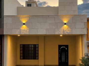 1 · Casa en Venta – Villa Las Fuentes, Sur de Monterrey, N. L.