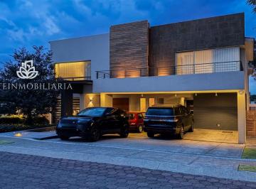Casa de 4 habitaciones, Atizapán de Zaragoza · Casa en Venta Rancho San Juan. Súper Cómoda, 4 Recámaras, Jardín Plano, 6 Cocheras.
