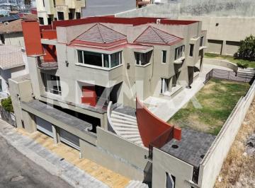 Casa · 818m² · 4 Recámaras · 4 Estacionamientos · Casa en Renta en Lomas de Agua Caliente, Tijuana.