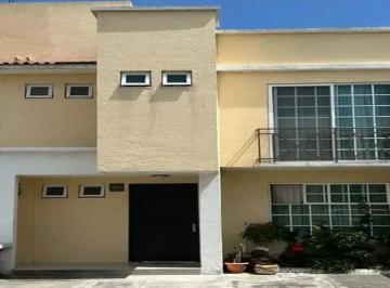 Casa de 3 habitaciones, Toluca · Casa en Barrio de Tlacopa, Toluca de Lerdo. Edo. Méx.