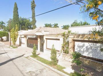 Casa de 4 habitaciones, Torreón · ¡El Espacio Perfecto Para Tu Familia! Hermosa Casa en Av París 158, San Isidro