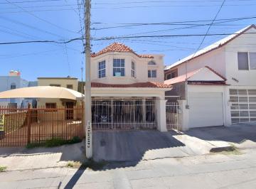 Casa de 3 habitaciones, Chihuahua · Casa en Venta en Arboledas I Etapa, Chihuahua, Chihuahua.