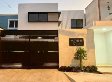 Casa de 6 habitaciones, Mérida · Casa Adaptada Para Oficinas en Venta en Merida, Yucatan en Montevideo