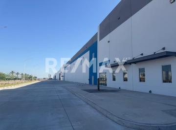 Nave industrial · 9601m² · 88 Estacionamientos · Nave en Renta de 9,601.18 m², en Mexicali B. C.