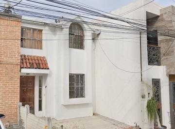 Casa de 3 habitaciones, San Nicolás de los Garza · Casa en Venta de Remate Ubicada en Los Laureles, San Nicolás de Los Garza, N. L.