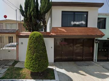 Casa de 3 habitaciones, Puebla · Casa en Plazas Amalucan Puebla, con Jardin, Patio, Cerca de Parque, Escuelas, Plaza y Vias Rapidas