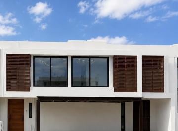 Casa · 245m² · 3 Recámaras · 2 Estacionamientos · Casa en Venta en Arbolada