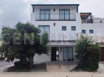 Casa · 213m² · 4 Recámaras · 2 Estacionamientos · Casa en Venta en Torre de Piedra, Querétaro, Querétaro