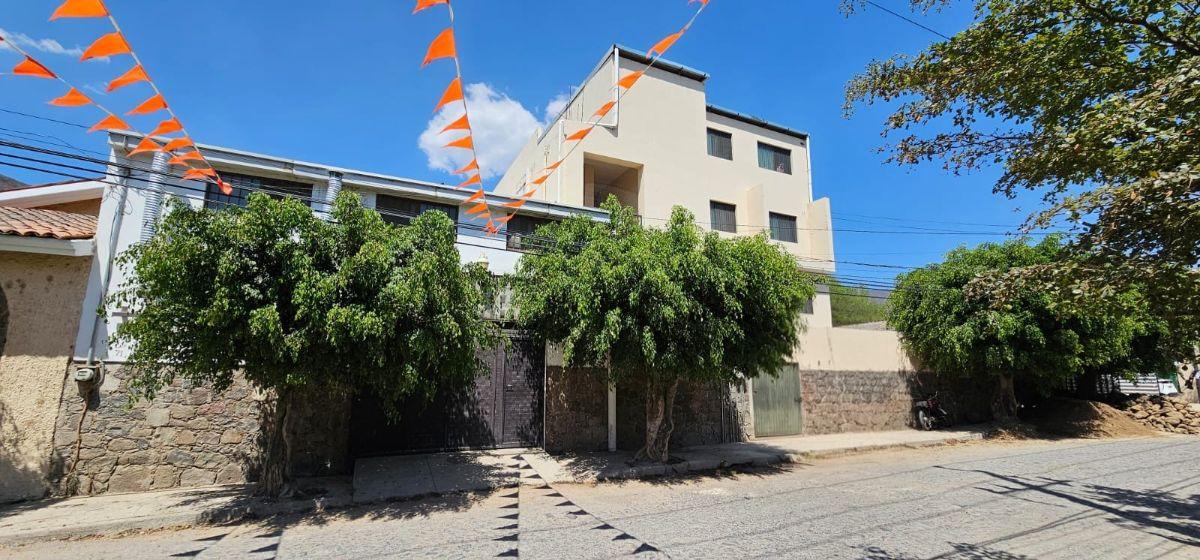 Building for Sale in Chantepec, Almost Next to Lake Chapala