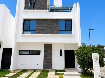 Casa · 166m² · 3 Recámaras · 2 Estacionamientos · Hermosa Casa en Venta | 3 Niveles | en Esquina $4,500.000