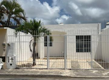 Casa de 2 habitaciones, Benito Juárez · Casa de 1 Nivel en Venta Sm 526 a Unos m de La Av Las Torres en Cancun