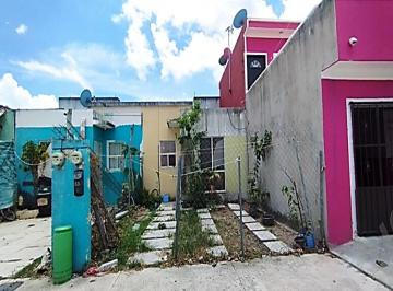 Casa de 1 habitación, Solidaridad · Casa de 75 m² de Superficie de Terreno con 1 Recámara en Venta en Las Palmas II