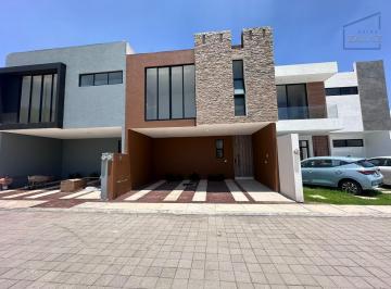 Casa · 130m² · 3 Recámaras · 2 Estacionamientos · Casa en Venta en Residencial Cuatro Vientos