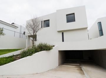 Casa de 3 habitaciones, Zapopan · Casa en Venta en Virreyes Residencial