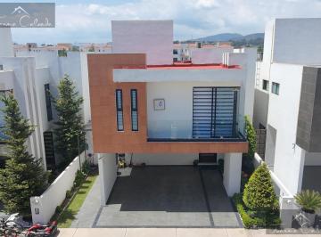 Casa · 185m² · 3 Recámaras · 2 Estacionamientos · Casa en Renta Amueblada en Ocoyoacac Salida Rapida a Santa Fe
